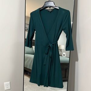 Lulus: Size Small, Emerald Green Wrap Front/Tie Waist Dress